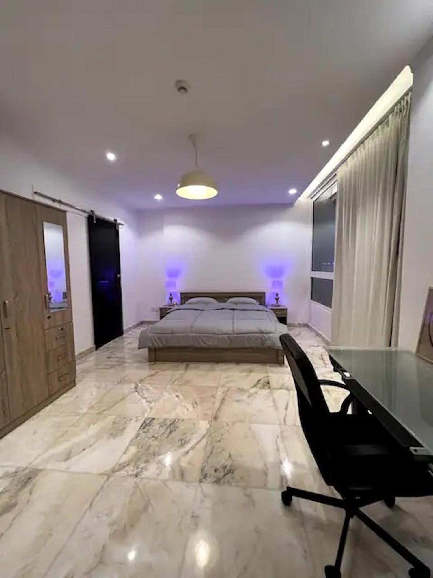 Luxurious Partial Sea View
